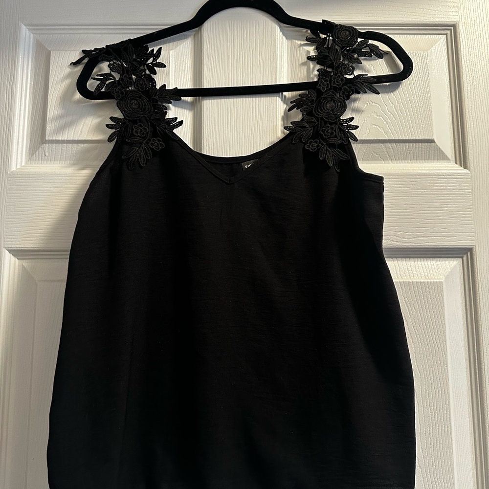 Black Tanktop with Floral Lace Straps